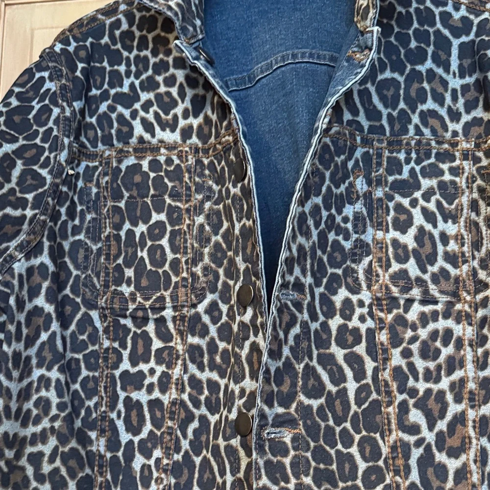 Joseph Ribkoff Blue Denim Reversible Jacket with Leopard Print - Picture 5 of 5